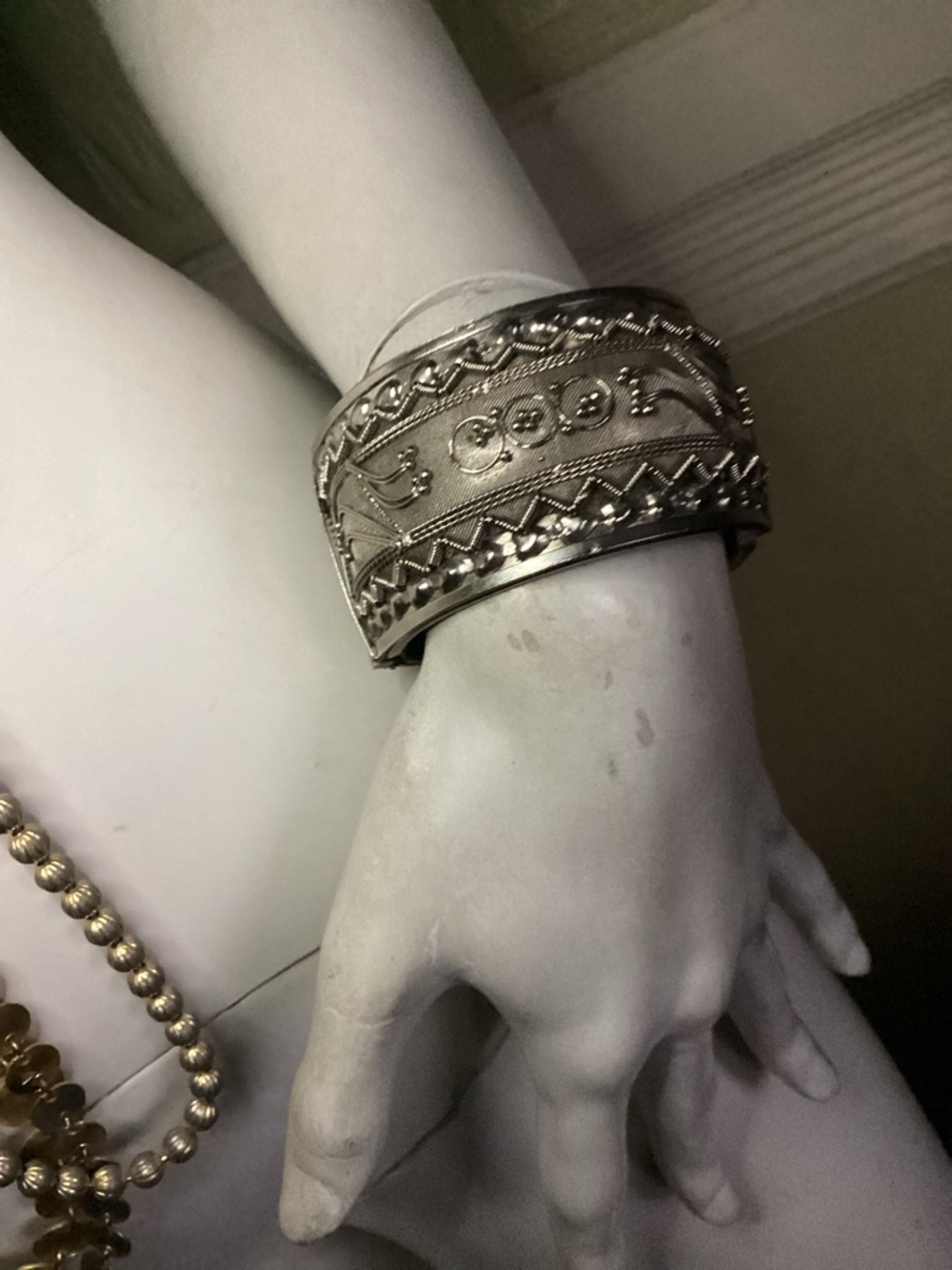 Vintage  ornate Silver-Tone  clamper Bracelet